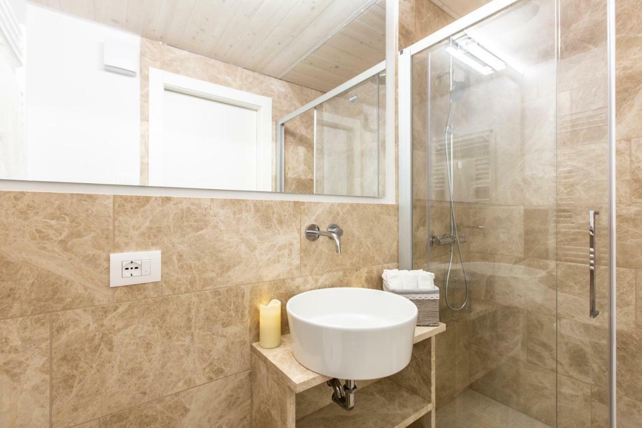 ונציה Elegant Fornasa Vecia, Canal View With A Beautiful Garden R&R מראה חיצוני תמונה